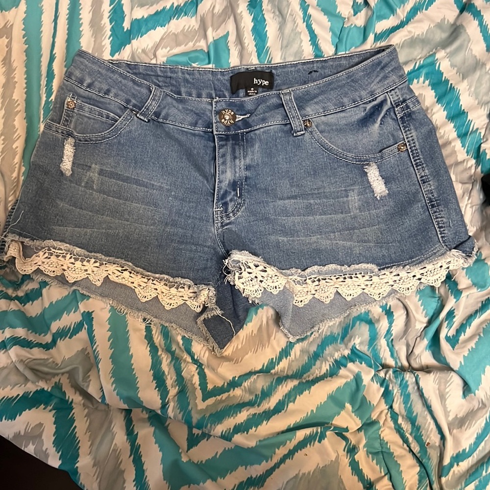 Size 9 hype decorated shorts